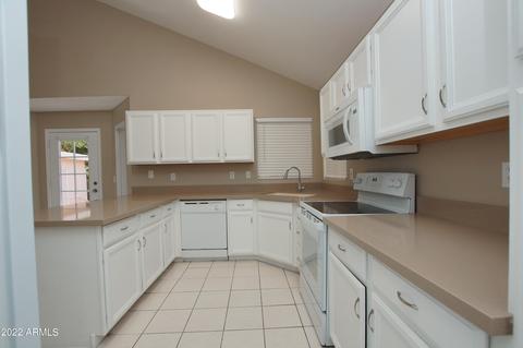 2511 E Taro Ln, Phoenix, AZ 85050 photo 4