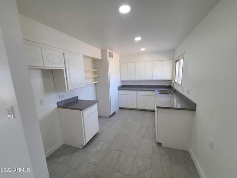 2641 N 34th Dr, Phoenix, AZ 85009 photo 1