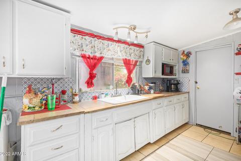 1797 S Lawson Dr, Apache Junction, AZ 85120 photo 3