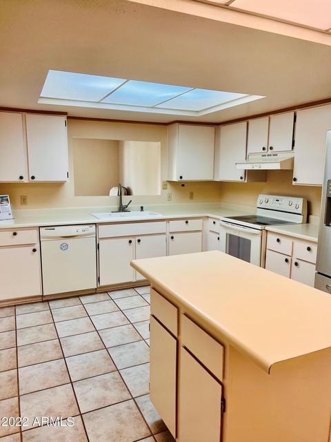 5631 S Mitchell Dr, Tempe, AZ 85283 photo 2