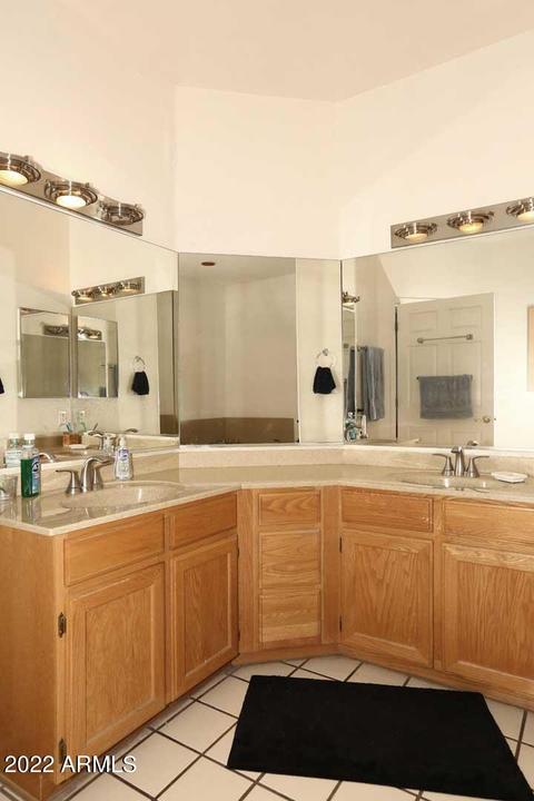 1124 E Rose Ln #18, Phoenix, AZ 85014 photo 13