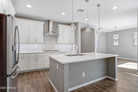 2048 S Agnes Ln, Gilbert, AZ 85295 photo 4