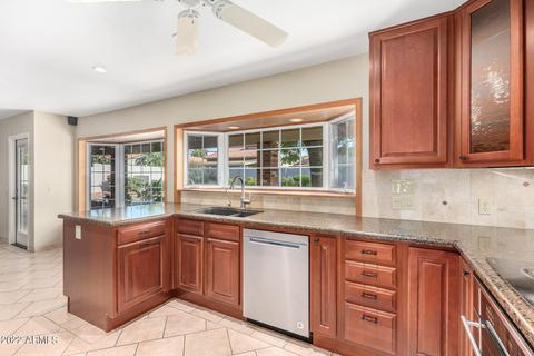 4632 E Carmen St, Phoenix, AZ 85044 photo 9