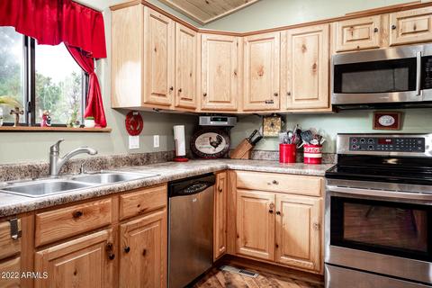 3336 Cedar Dr, Overgaard, AZ 85933 photo 8