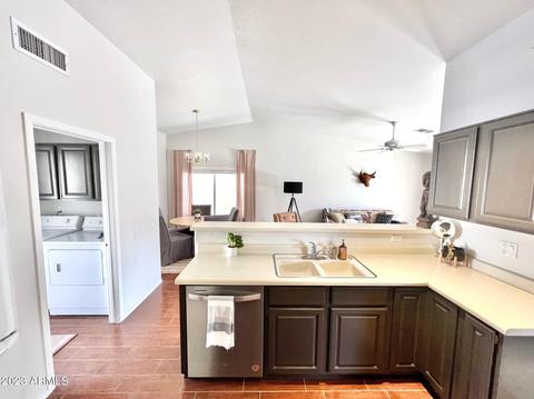 3319 E Rosemonte Dr, Phoenix, AZ 85050 photo 4