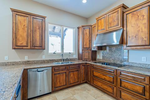 2740 E Cattle Dr, Gilbert, AZ 85297 photo 4