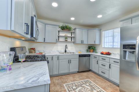 3032 N 35th Dr, Phoenix, AZ 85019 photo 5
