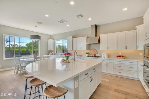 4539 E Walter Way, Phoenix, AZ 85050 photo 2