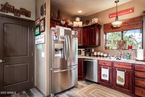 2866 Four Point Cir, Overgaard, AZ 85933 photo 9
