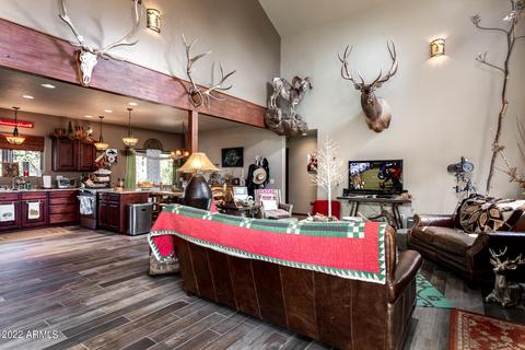 2866 Four Point Cir, Overgaard, AZ 85933 photo 5