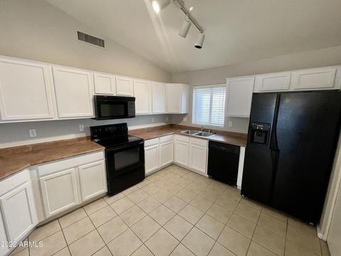 3207 E Kerry Ln, Phoenix, AZ 85050 photo 7