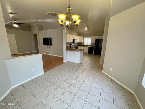 3207 E Kerry Ln, Phoenix, AZ 85050 photo 4