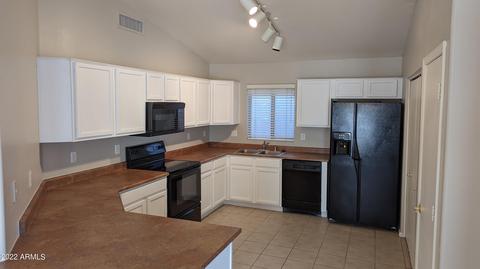3207 E Kerry Ln, Phoenix, AZ 85050 photo 5