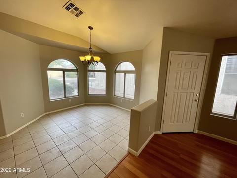 3207 E Kerry Ln, Phoenix, AZ 85050 photo 12