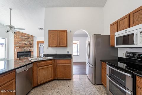 4615 E Pearce Rd, Phoenix, AZ 85044 photo 4