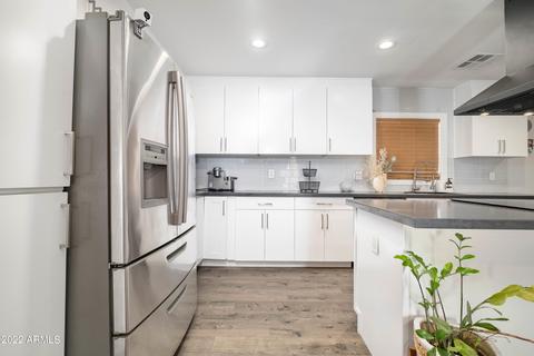 1040 E Highland Ave, Phoenix, AZ 85014 photo 4
