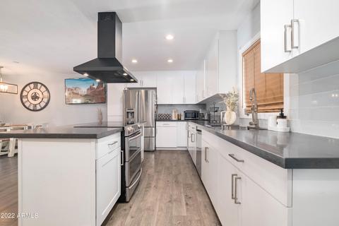 1040 E Highland Ave, Phoenix, AZ 85014 photo 3