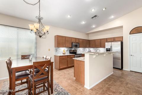 4852 S Cobblestone St, Gilbert, AZ 85298 photo 11