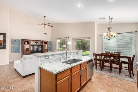 4852 S Cobblestone St, Gilbert, AZ 85298 photo 9