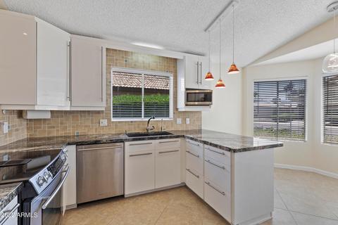 3018 E Kerry Ln, Phoenix, AZ 85050 photo 10