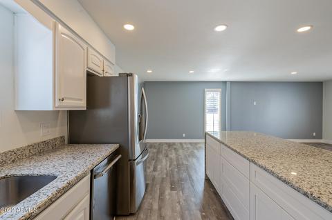 1302 Echo Ln, Phoenix, AZ 85020 photo 9