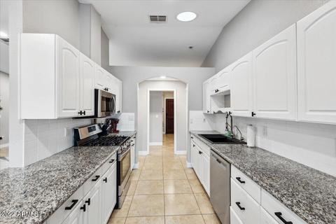 3043 N 34th St, Phoenix, AZ 85018 photo 7