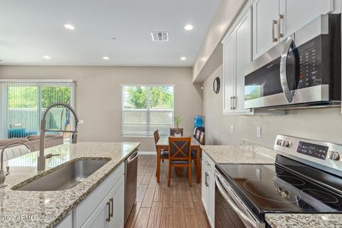 3036 N 37th Pl, Phoenix, AZ 85018 photo 7