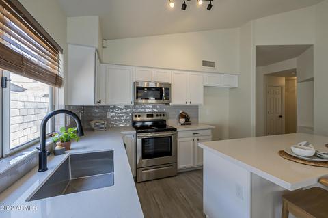 576 E Jasper Dr, Gilbert, AZ 85296 photo 9
