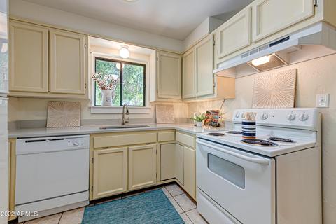 928 W Heatherbrae Dr, Phoenix, AZ 85013 photo 8