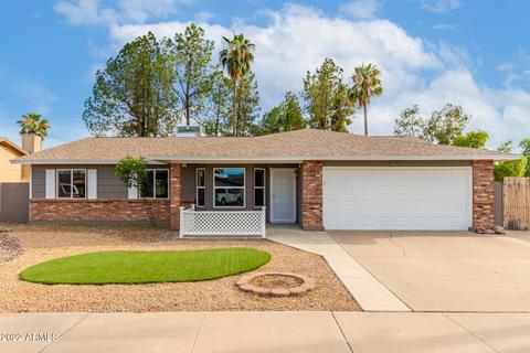 237 E Desert Ln, Gilbert, AZ 85234 photo 8