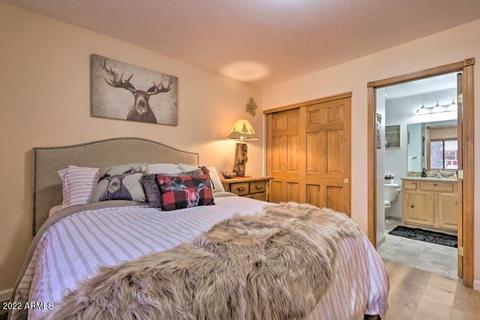 2708 High Pine Loop, Overgaard, AZ 85933 photo 1