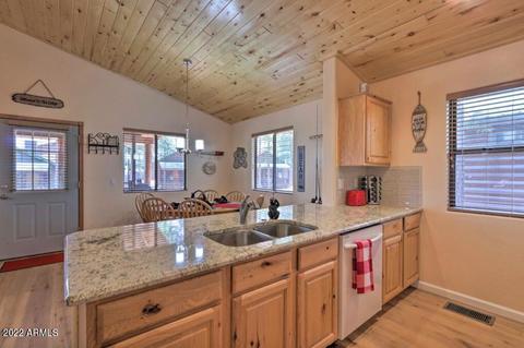 2708 High Pine Loop, Overgaard, AZ 85933 photo 10