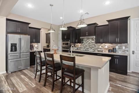 958 E Parkview Dr, Gilbert, AZ 85295 photo 2