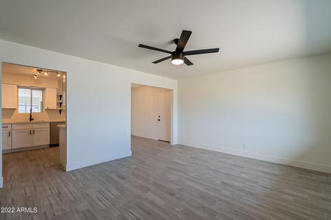 415 W Winston Dr, Phoenix, AZ 85041 photo 4