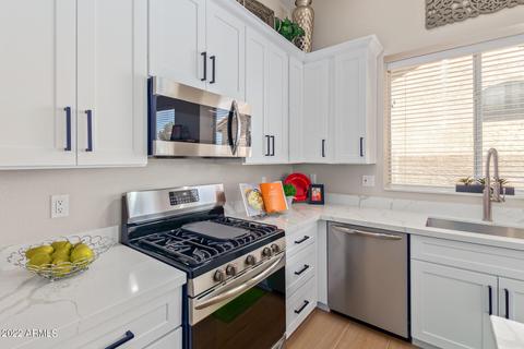 433 E Baylor Ln, Gilbert, AZ 85296 photo 4