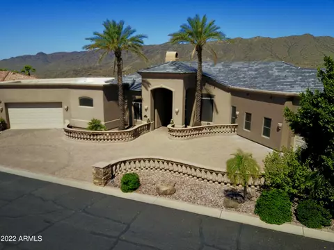 426 E Windmere Dr, Phoenix, AZ 85048