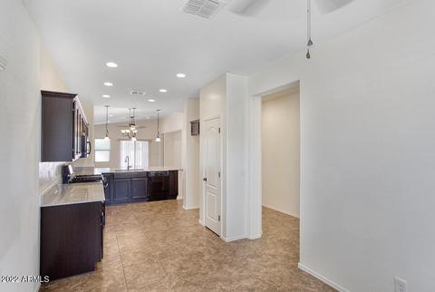 2372 E Gillcrest Rd, Gilbert, AZ 85298 photo 8