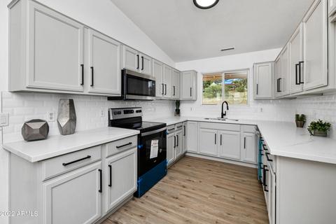 17689 E Jackrabbit Rd, Mayer, AZ 86333 photo 4