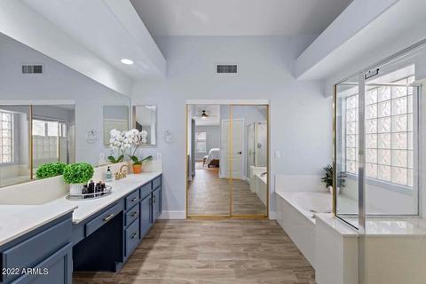 4009 E Robin Ln, Phoenix, AZ 85050 photo 9