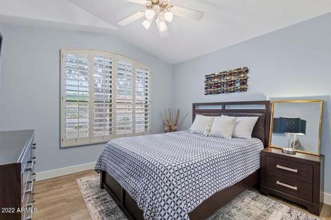4009 E Robin Ln, Phoenix, AZ 85050 photo 10