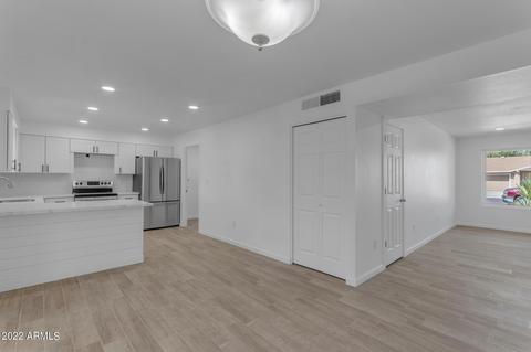 513 E Julie Dr, Tempe, AZ 85283 photo 6