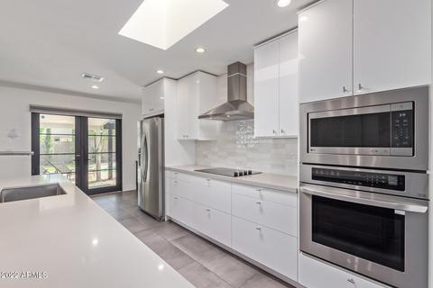 2823 E Cannon Dr, Phoenix, AZ 85028 photo 8