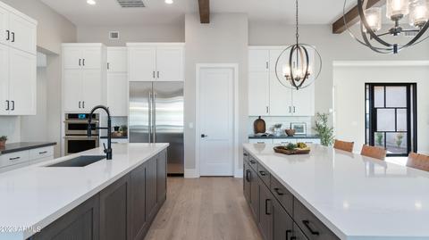 8318 E Regina Cir, Mesa, AZ 85207 photo 17