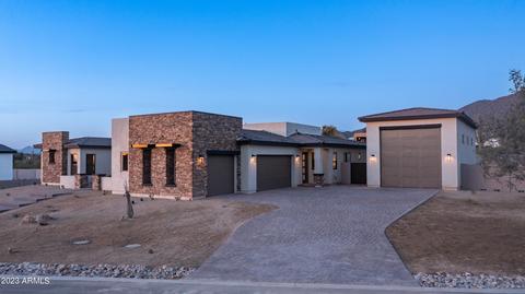 8318 E Regina Cir, Mesa, AZ 85207 photo 2