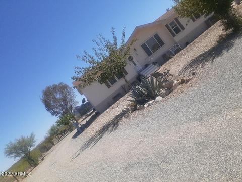 51243 W Hector Rd, Aguila, AZ 85320