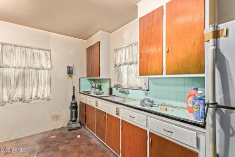 3520 E Amelia Ave, Phoenix, AZ 85018 photo 8