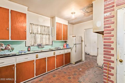 3520 E Amelia Ave, Phoenix, AZ 85018 photo 9