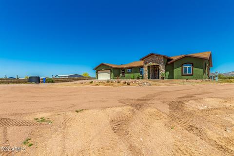 724 E Scenic St, Apache Junction, AZ 85119 photo 3