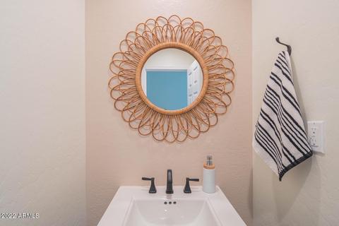 3947 E Crest Ln, Phoenix, AZ 85050 photo 25