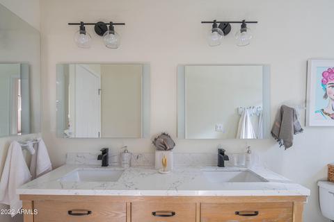 3947 E Crest Ln, Phoenix, AZ 85050 photo 35
